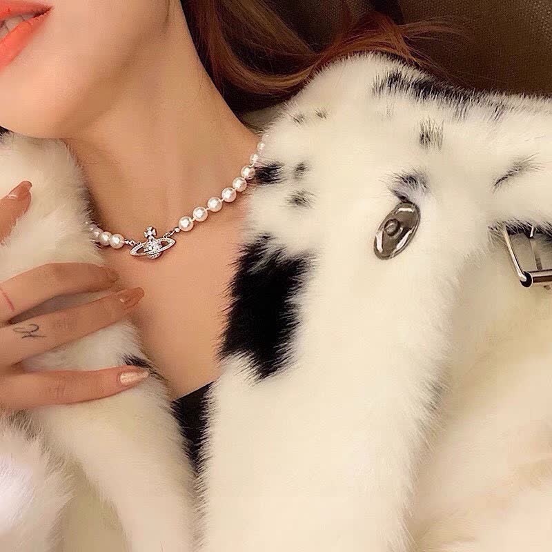 Vivienne Westwood Bee Pendant Pearl Necklace